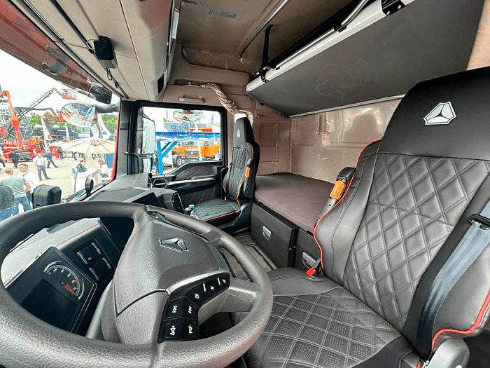 SITRAK C7H 4х2 (ВНУТРИ C-MAX)